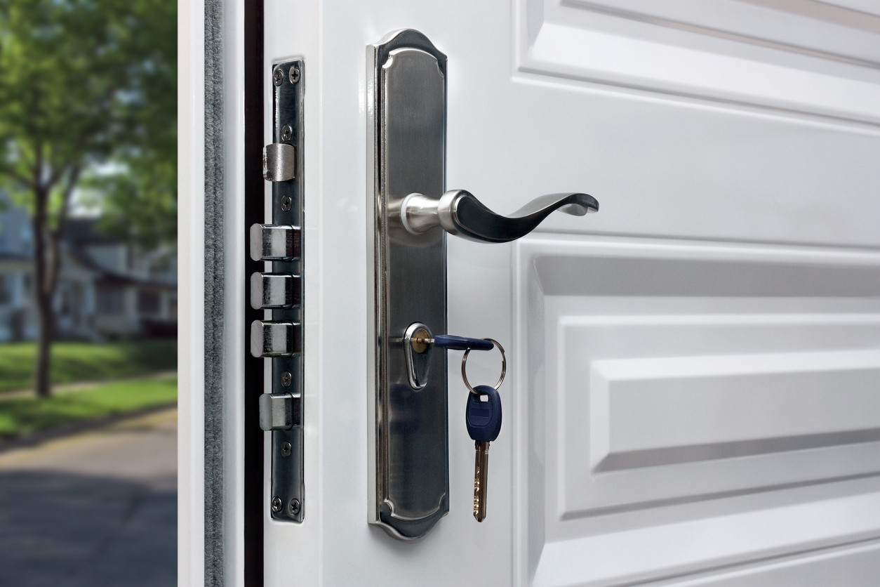 traditional-push-handle-and-door-lock